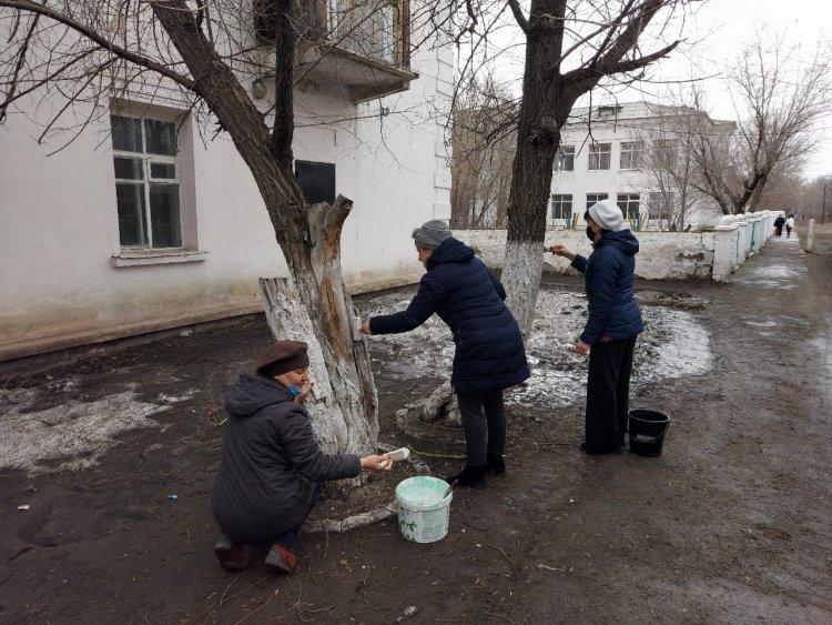 Сәуір айының алғашқы күндері нен бастамасын алған "Таза жұма" акциясы аясында Петр Григорьевич Карелин атындағы орта мектебінің ұжымы және оқушылары мектеп манында санитарлық тазалық жұмыстарын жүргізді.